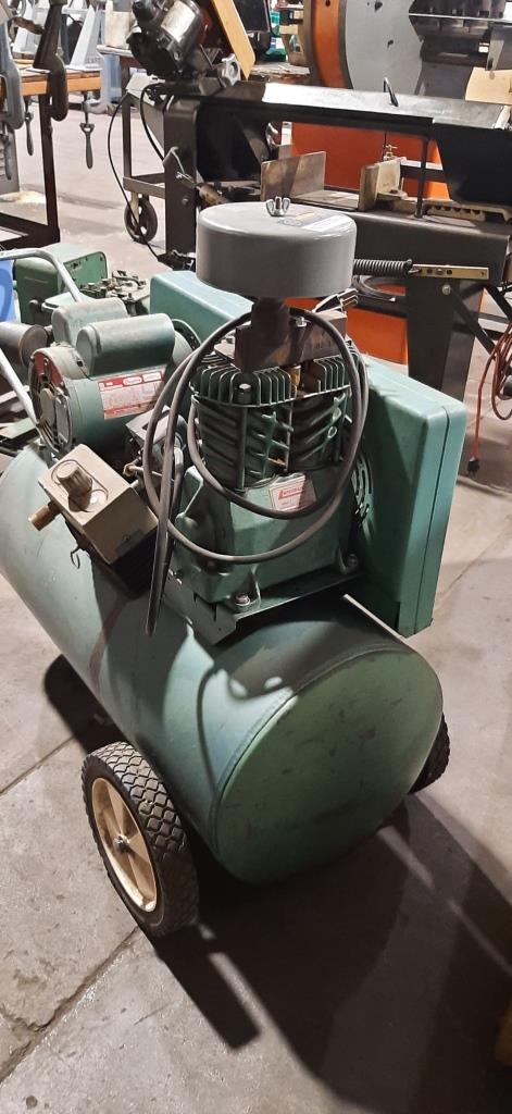 [10097] 2 HP, SPEEDAIRE AIR COMPRESSOR, PORTABLE, MODEL#2Z499B, USED