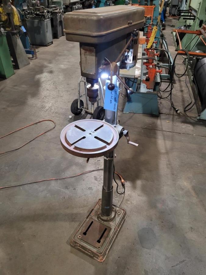 [10904] PACKARD FLOOR MODEL DRILL PRESS, MODEL#1600HDF, 5/8"CAPACITY, 3/4HP, USED