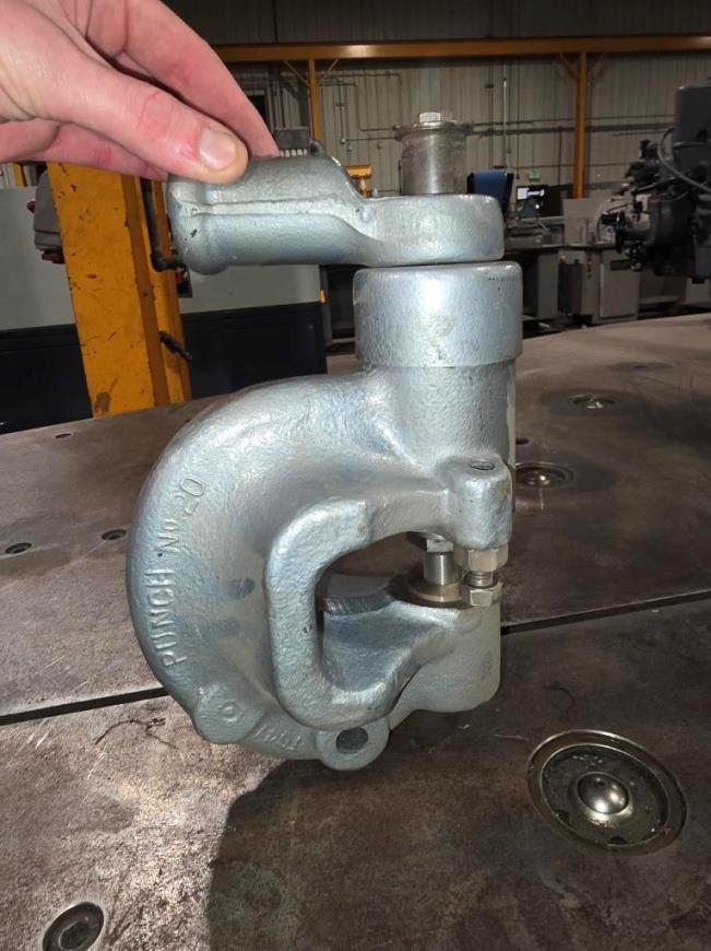 [11191] ROPER WHITNEY, No. 20 BALLBEARING STYLE BENCH PUNCH, USED