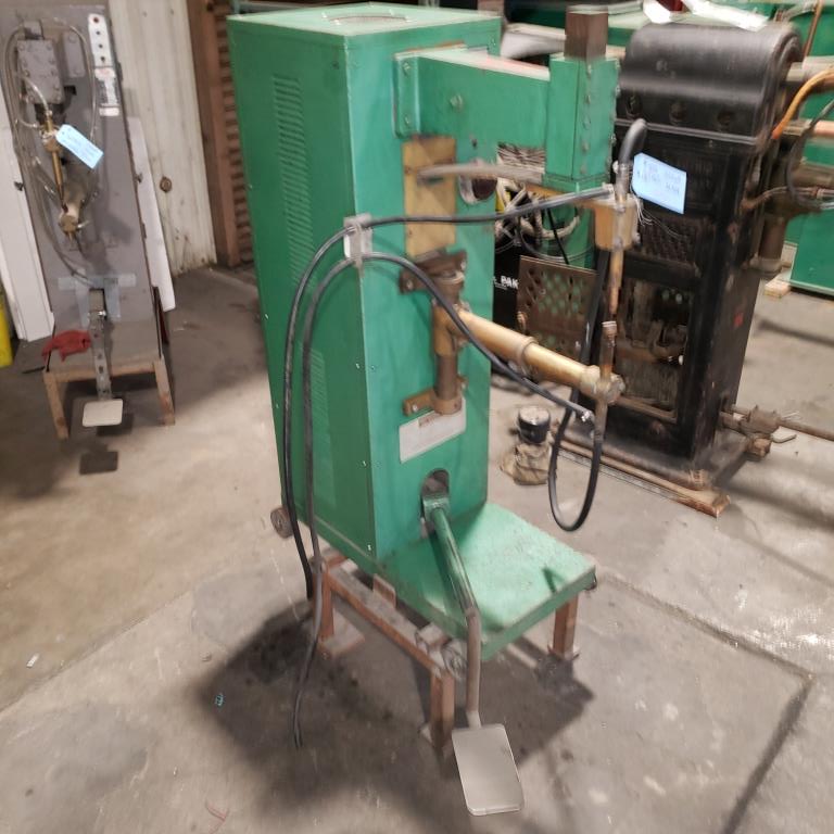 [9093] 30 KVA, SPOTMATIC FOOT-OP SPOTWELDER, 14" THROAT, MODEL#SCA300, USED